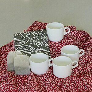 Set of 4 Oneida Bone China B-05 Expresso Mugs